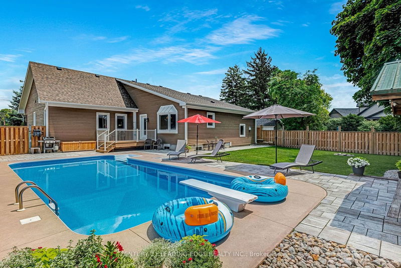 178 Parkview Cres  Newmarket, L3Y 2C8 | Image 36