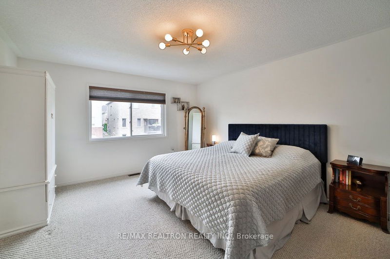 34 Slack St  Bradford West Gwillimbury, L3Z 0S4 | Image 16