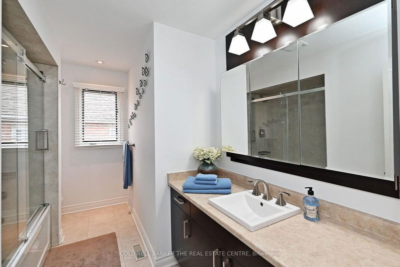 92 Carlyle Cres  Aurora, L4G 6P7 | Image 20