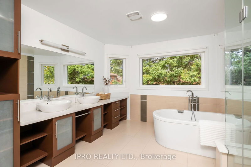 106 Hidden Trail Ave  Richmond Hill, L4C 0H1 | Image 24