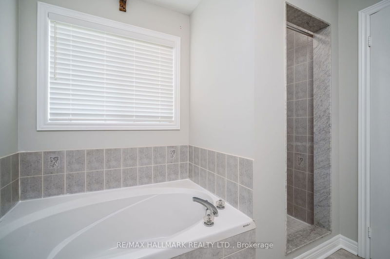 44 Wildberry Cres  Vaughan, L4H 2C6 | Image 10