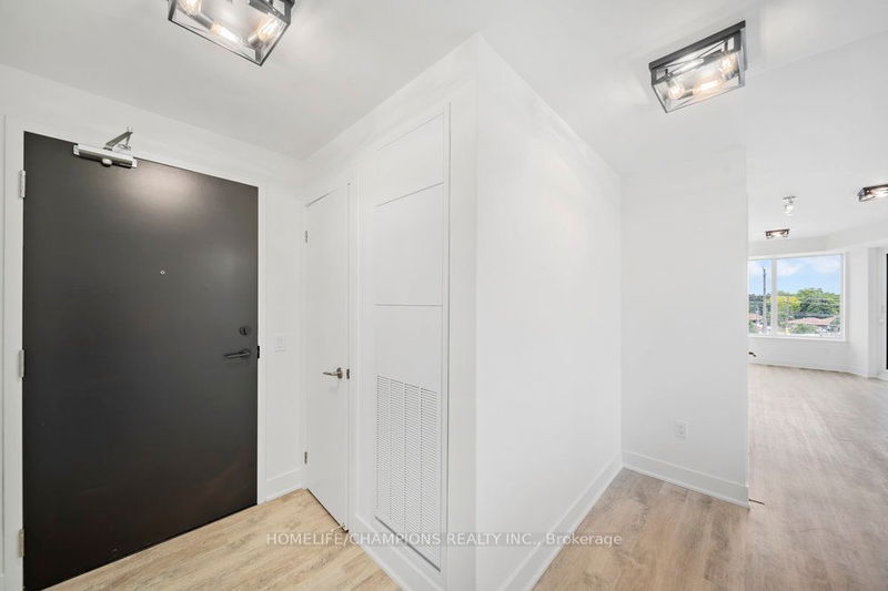  318 - 185 Deerfield Rd  Newmarket, L3Y 0G7 | Image 4