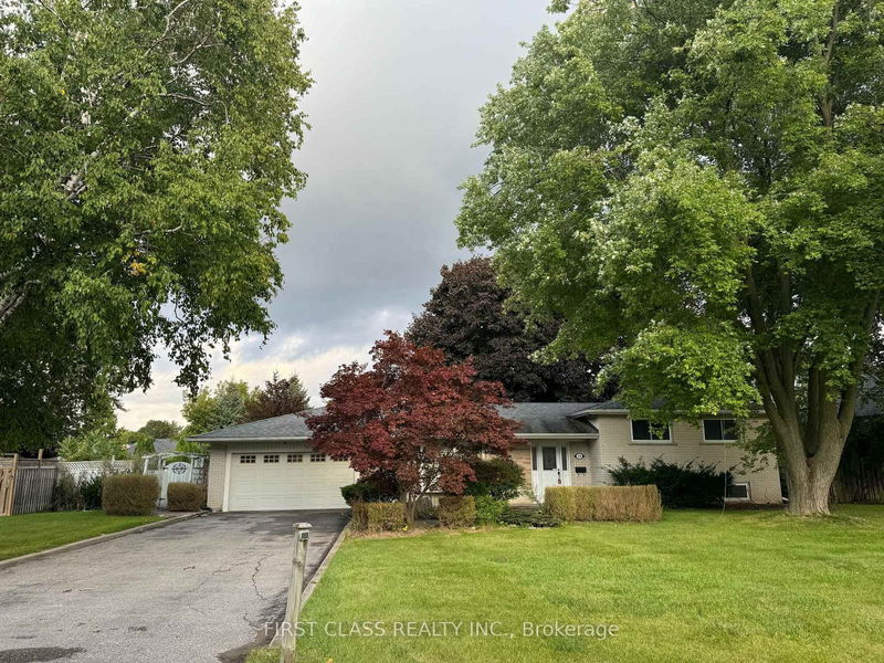 home for lease on 23 Oakcrest Avenue