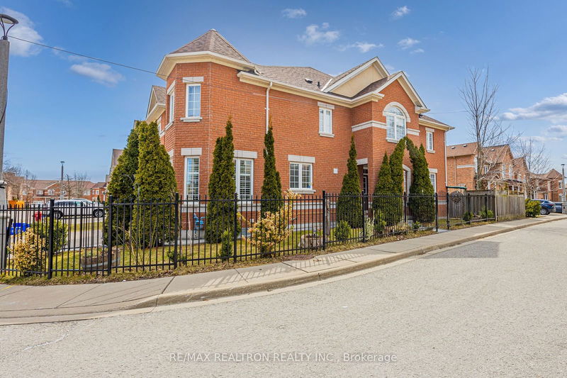  78 - 8 Townwood Dr  Richmond Hill, L4E 4Y3 | Image 3