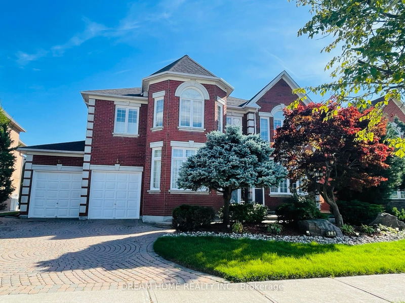 26 Yellow Birch Cres  Richmond Hill, L4B 3R4 | Image 1