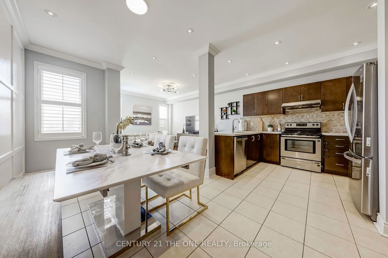 112 Catalpa Cres  Vaughan, L6A 0R5 | Image 4