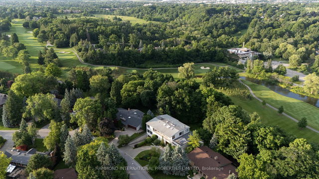 33 Fairway Heights Drive