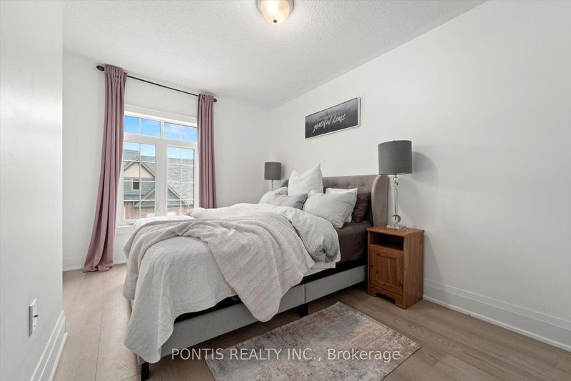 130 Gordon Circ  Newmarket, L3Y 0C9 | Image 34