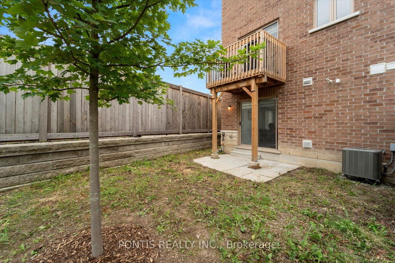 130 Gordon Circ  Newmarket, L3Y 0C9 | Image 37