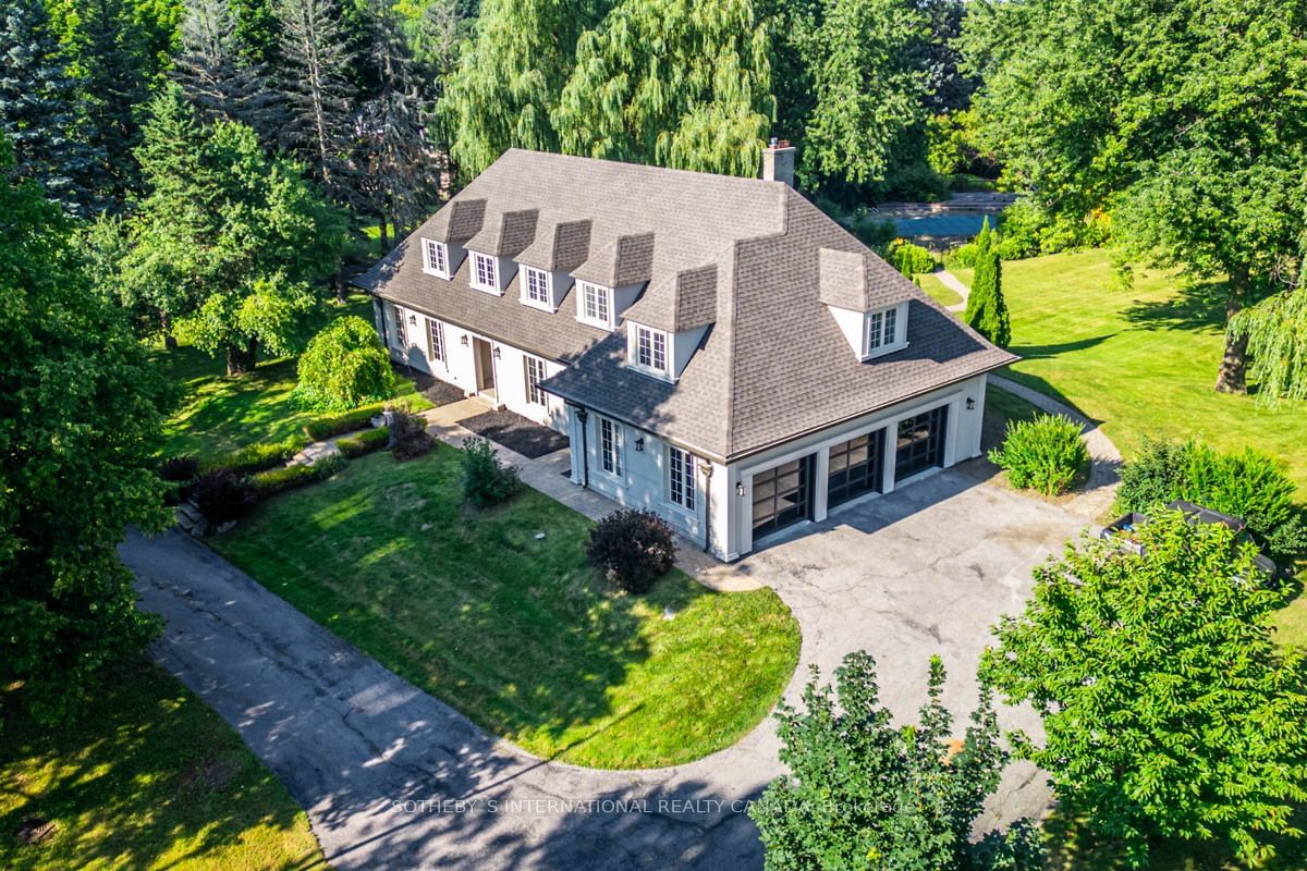 Building in 4 Steeplechase Avenue