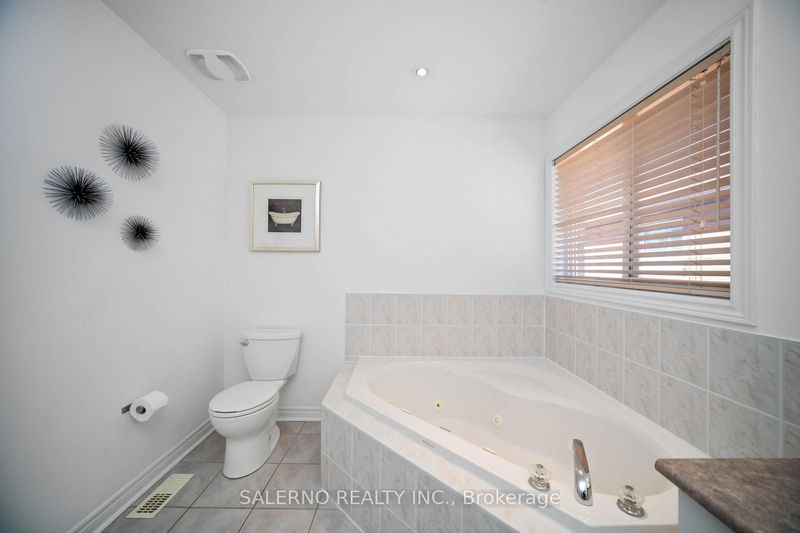 19 Ed Quigg Way  Vaughan, L4H 2S2 | Image 25