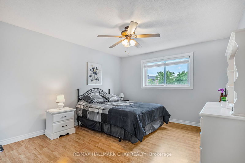 58 Collings Ave  Bradford West Gwillimbury, L3Z 2T1 | Image 10