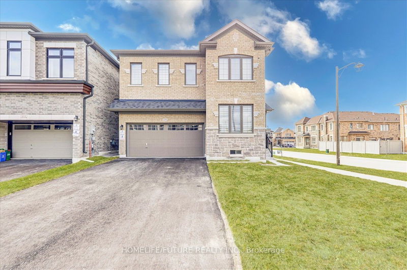 235 Sunnyridge Ave  Whitchurch-Stouffville, L4A 4W3 | Image 3