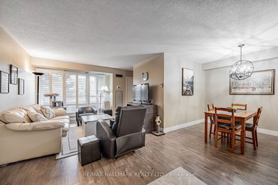  312 - 22 Clarissa Dr  Richmond Hill, L4C 9R6 | Image 1