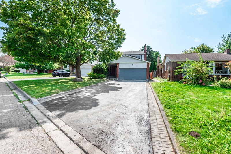 9 Eastman Cres  Newmarket, L3Y 5T9 | Image 2