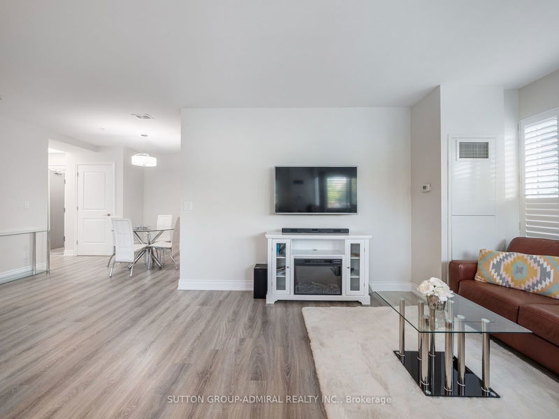  101B - 9090 Yonge St  Richmond Hill, L4C 0Z1 | Image 6