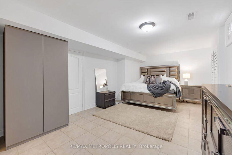 124 Pathlane Rd  Richmond Hill, L4B 4R1 | Image 30