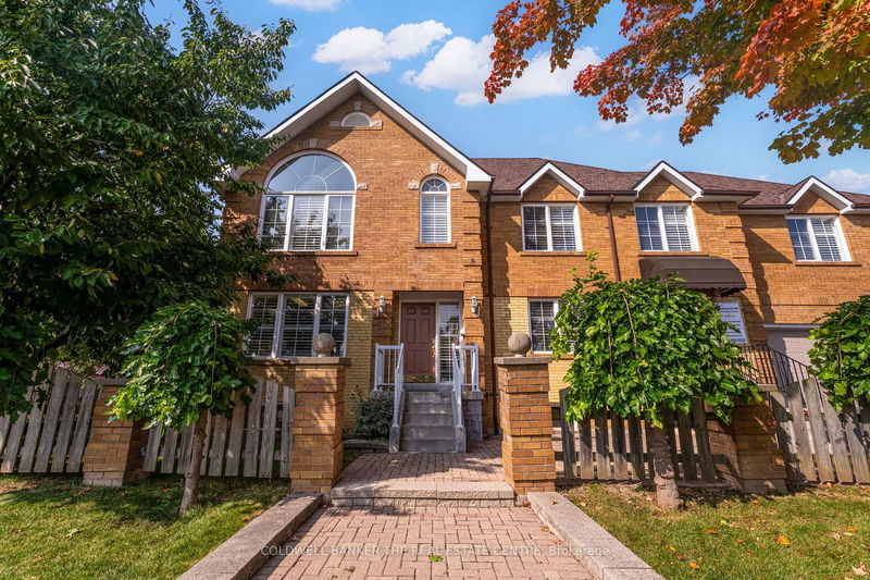 210 Jacey Anne Dr  Richmond Hill, L4C 4N5 | Image 3