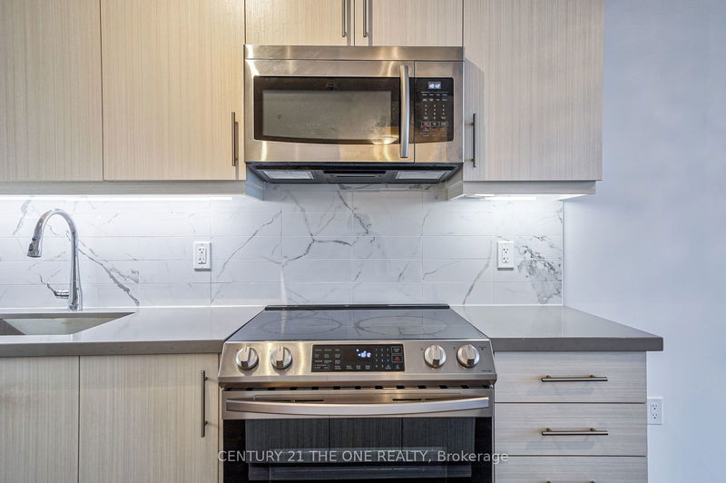  1810 - 75 Oneida Cres  Richmond Hill, L4B 0H3 | Image 12