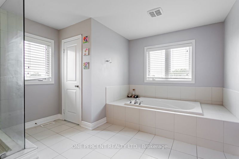 10 Gladys Rolling Ave  East Gwillimbury, L0G 1M0 | Image 26