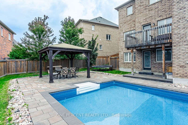 10 Gladys Rolling Ave  East Gwillimbury, L0G 1M0 | Image 36