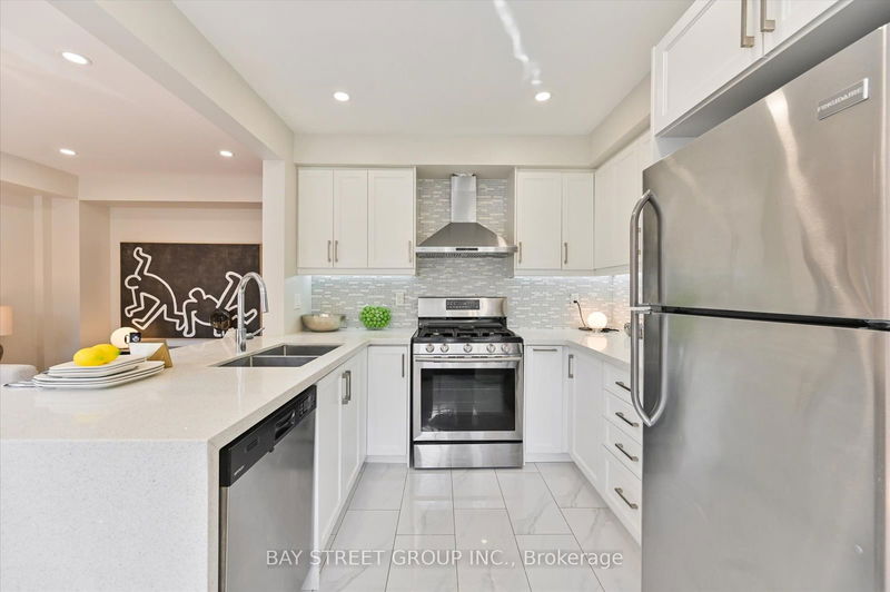 71 Silverdart Cres  Richmond Hill, L4E 3T8 | Image 15