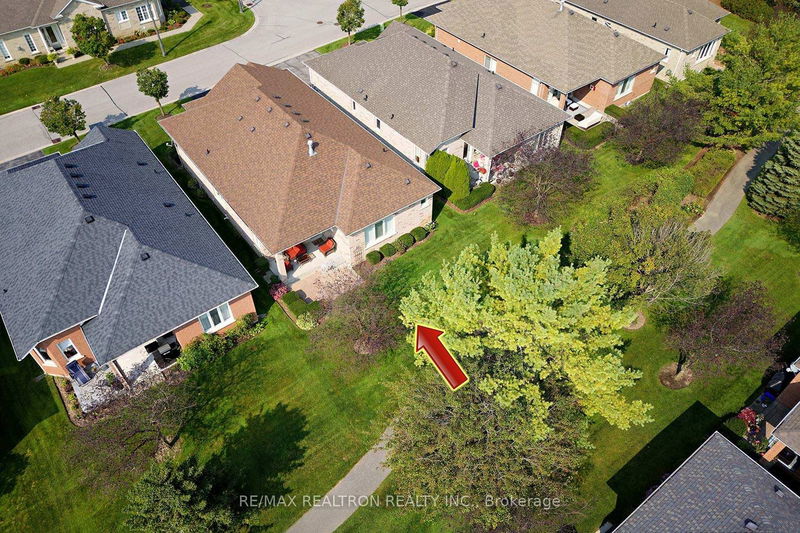 15 Gentle Ben   Whitchurch-Stouffville, L4A 1M6 | Image 36