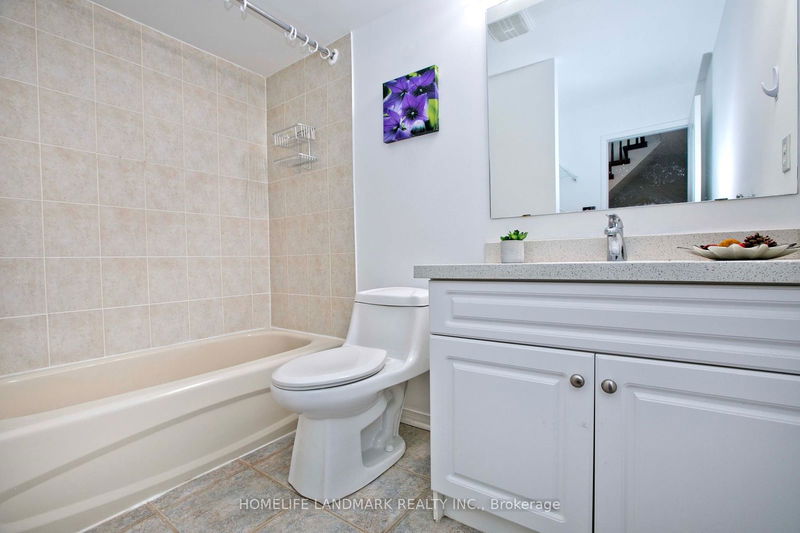 90 Bassett Ave  Richmond Hill, L4B 4G1 | Image 18