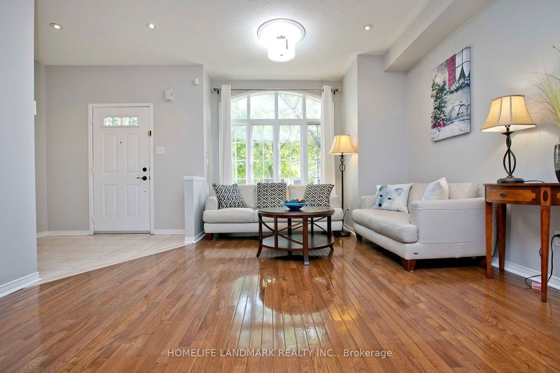 90 Bassett Ave  Richmond Hill, L4B 4G1 | Image 3