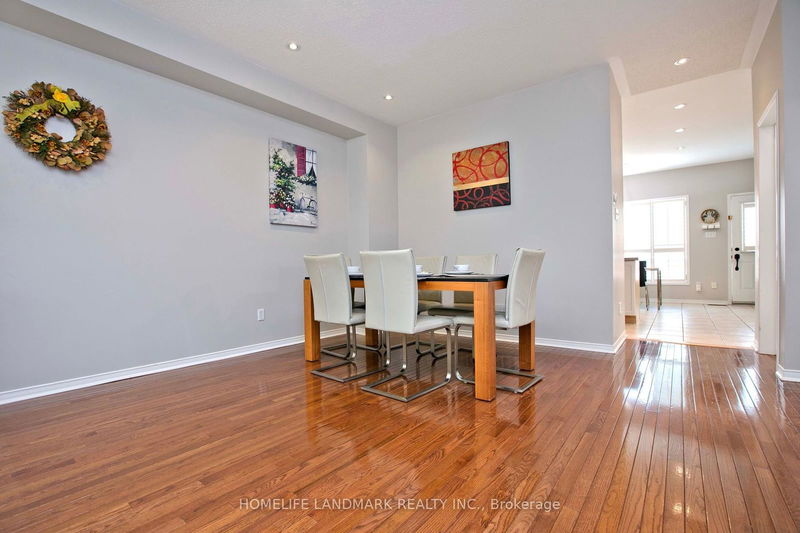 90 Bassett Ave  Richmond Hill, L4B 4G1 | Image 5