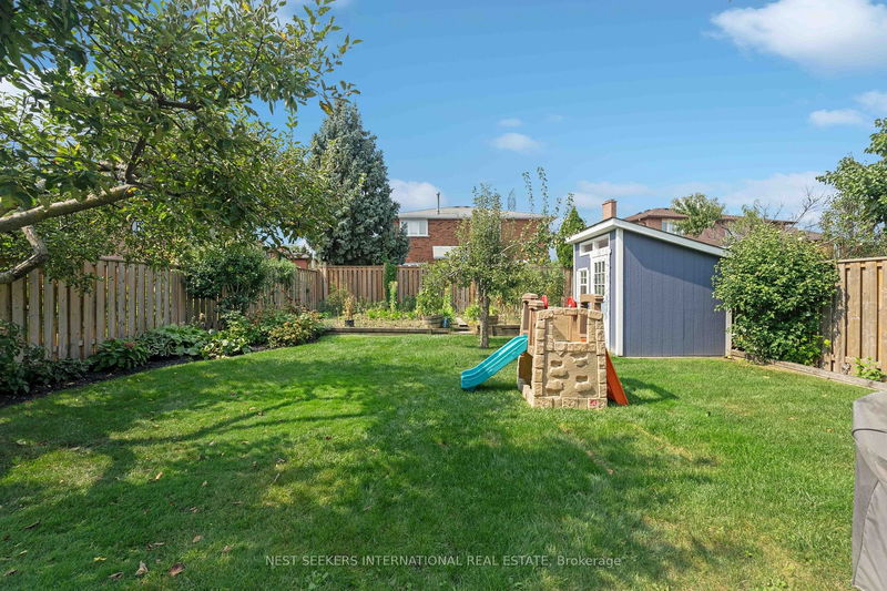 16 Grandiflora Pl  Vaughan, L4L 4K2 | Image 28