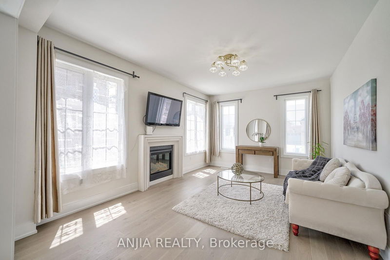 1 Bruce Welch Ave  Georgina, L4P 0J1 | Image 9