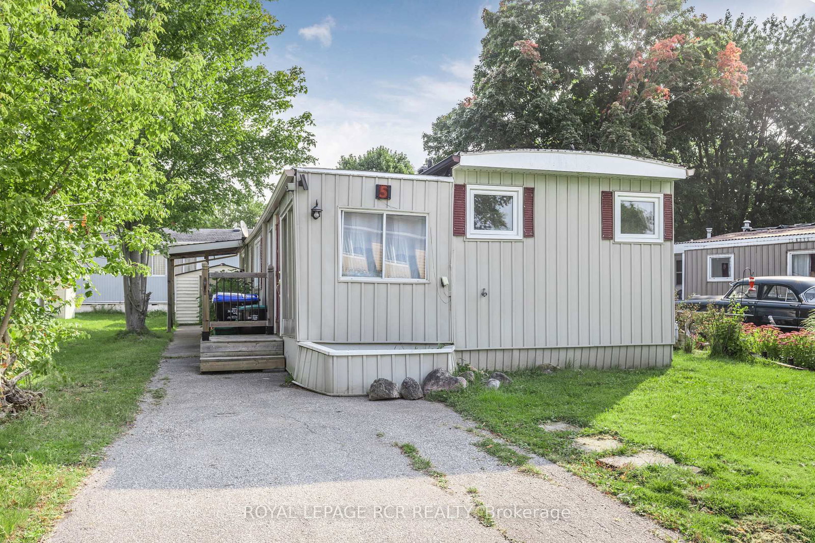 Listing Image 5