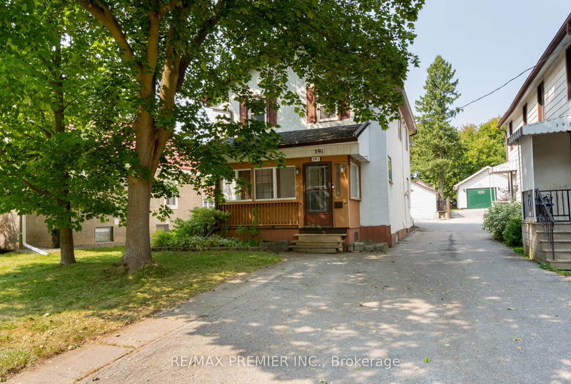 391 Queen St  Newmarket, L3Y 2G9 | Image 1