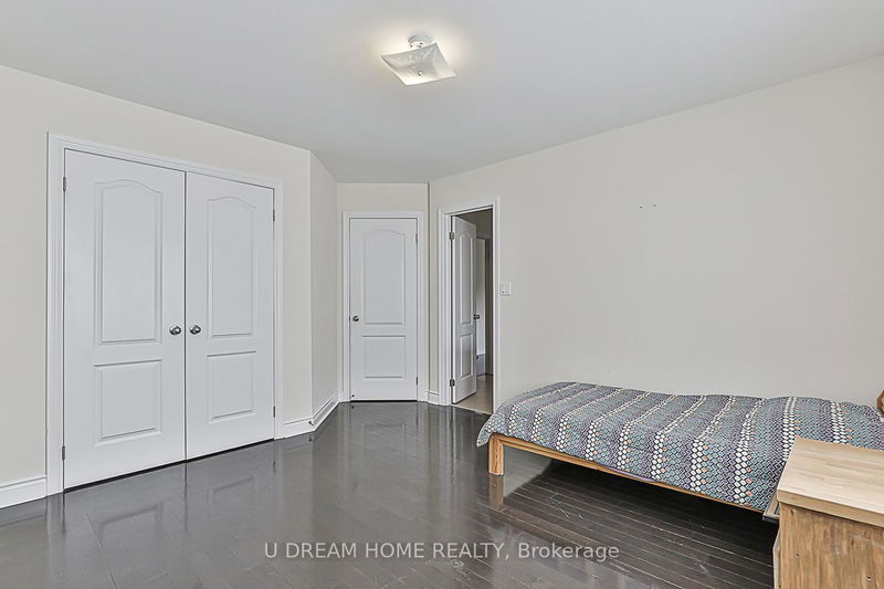 1015 Ralston Cres  Newmarket, L3X 3H8 | Image 29