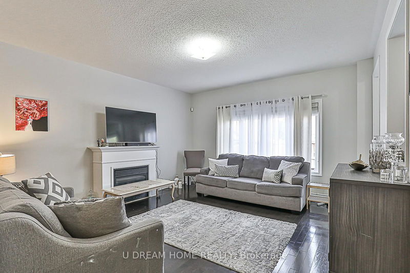 1015 Ralston Cres  Newmarket, L3X 3H8 | Image 9