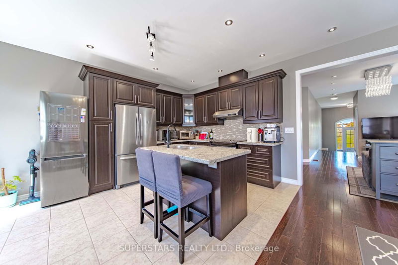 4 Living Cres  Markham, L6C 0T7 | Image 12