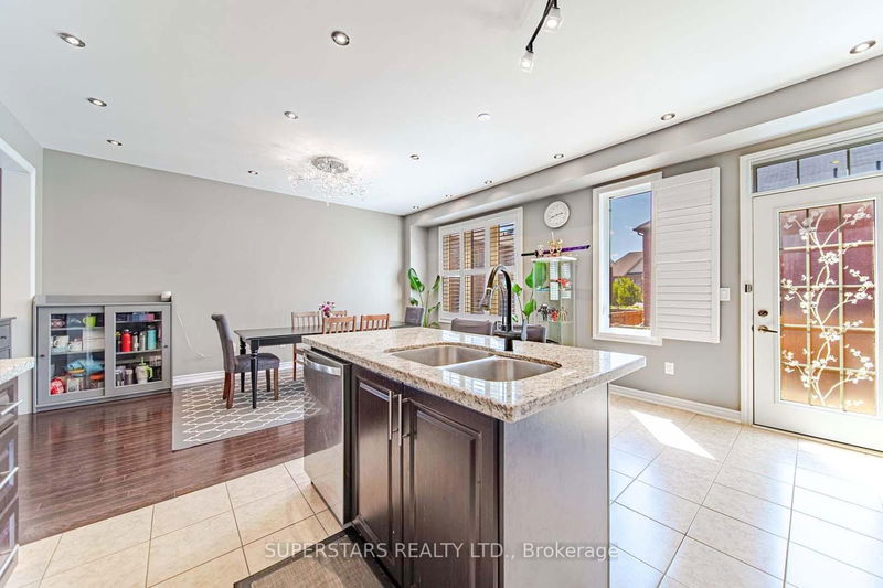 4 Living Cres  Markham, L6C 0T7 | Image 15