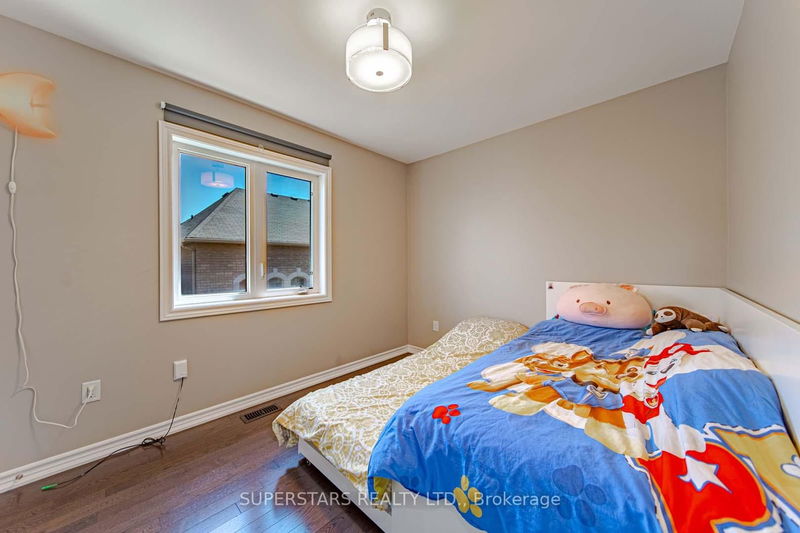 4 Living Cres  Markham, L6C 0T7 | Image 27