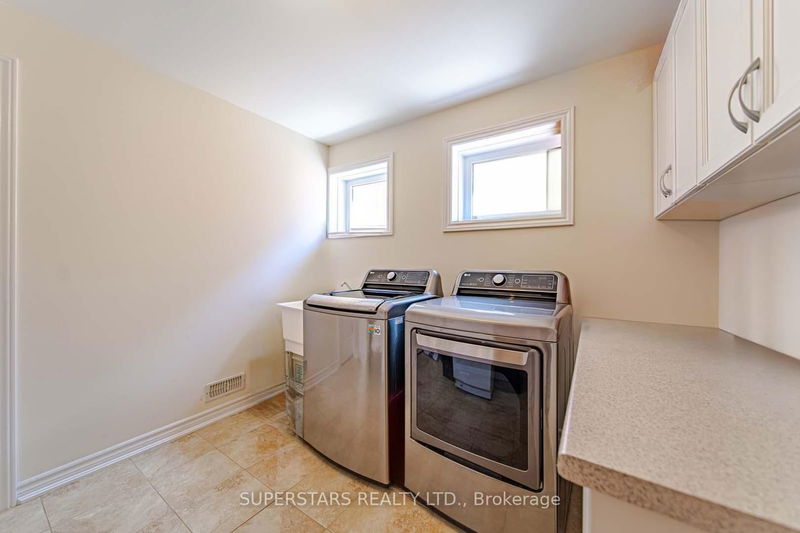 4 Living Cres  Markham, L6C 0T7 | Image 31