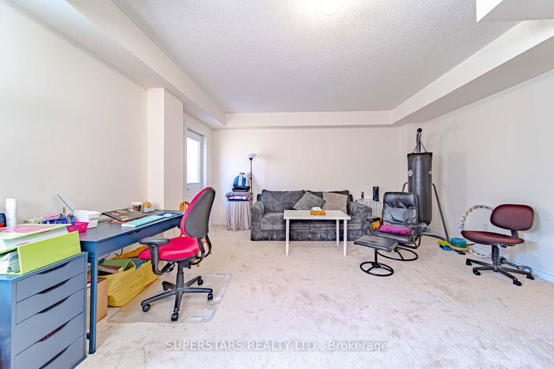 4 Living Cres  Markham, L6C 0T7 | Image 34