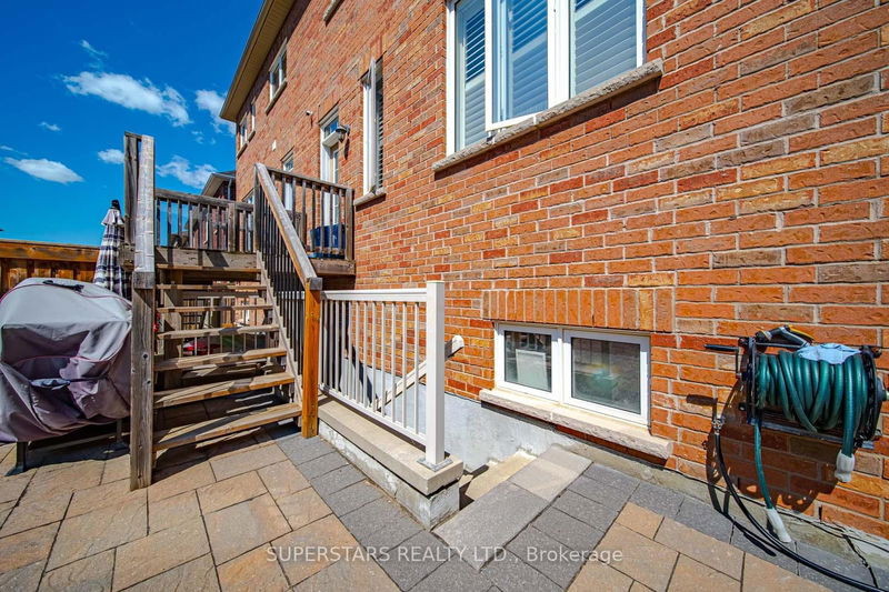 4 Living Cres  Markham, L6C 0T7 | Image 38