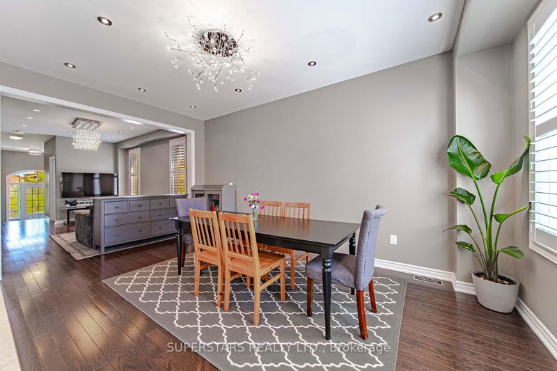 4 Living Cres  Markham, L6C 0T7 | Image 9