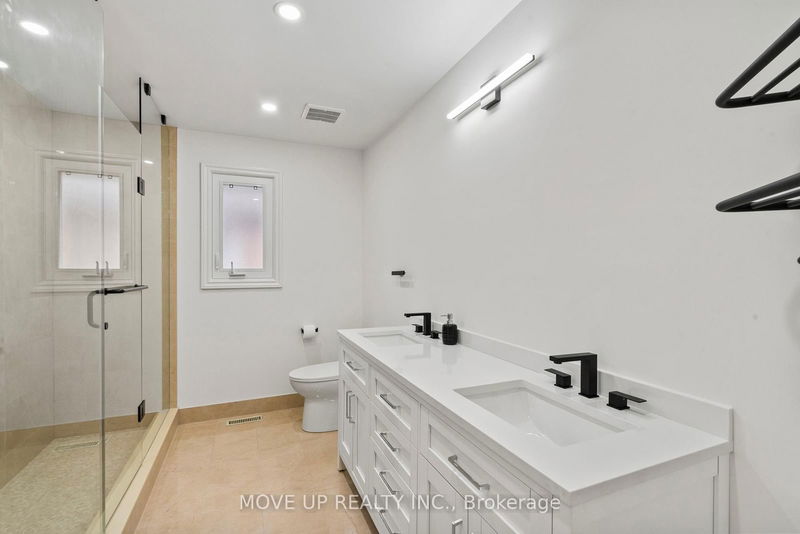 21 Gaby Crt  Richmond Hill, L4C 8X1 | Image 20