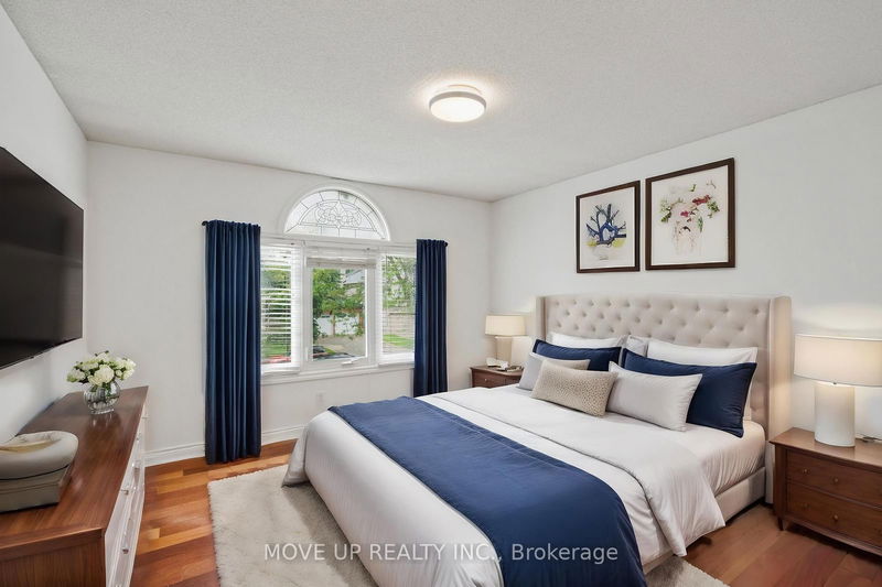 21 Gaby Crt  Richmond Hill, L4C 8X1 | Image 25