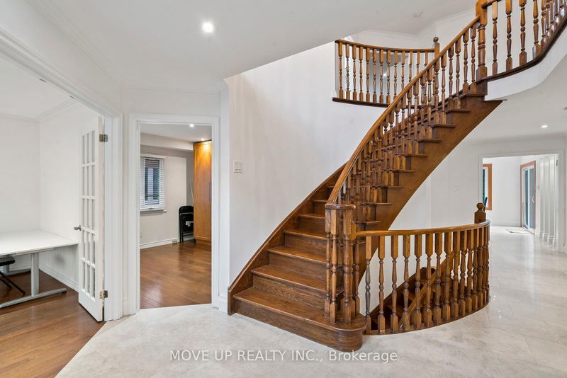 21 Gaby Crt  Richmond Hill, L4C 8X1 | Image 4