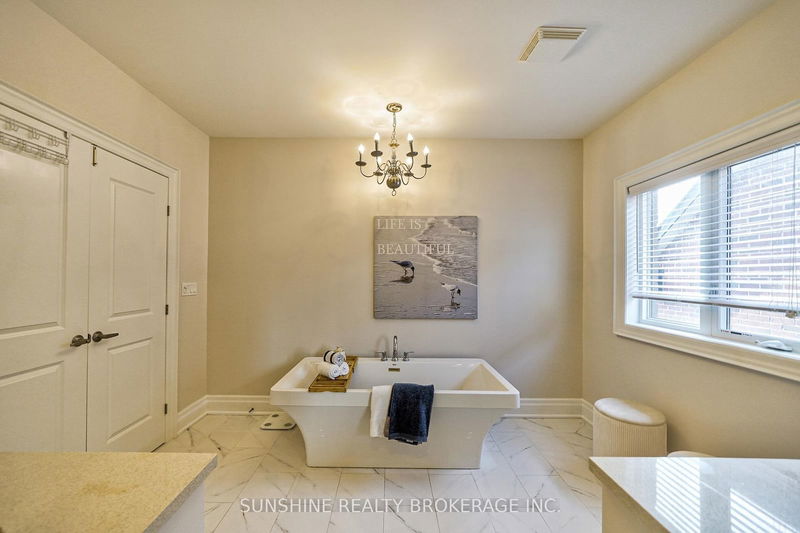 8 Georgian Bay St  Richmond Hill, L4C 3T1 | Image 25