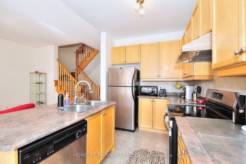 88 Pillar Rock Cres  Markham, L6C 3H9 | Image 6