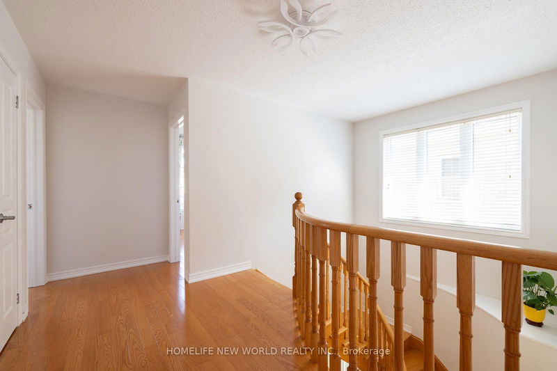 15 Pitney Ave  Richmond Hill, L4E 4Y6 | Image 11