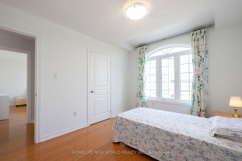 15 Pitney Ave  Richmond Hill, L4E 4Y6 | Image 16